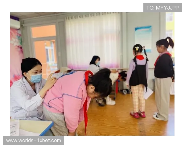 青少年3V3曲棍球挑战赛现场免费提供脊柱健康检测等公益服务 青少年3V3曲棍球挑战赛现场免费提供脊柱健康检测等公益服务