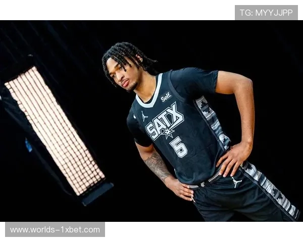 马刺新援卡斯尔表现抢眼贡献16分9助攻展现出色组织潜力 马刺新援卡斯尔表现抢眼贡献16分9助攻展现出色组织潜力